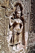 Ta Som temple - bas reliefs of devatas